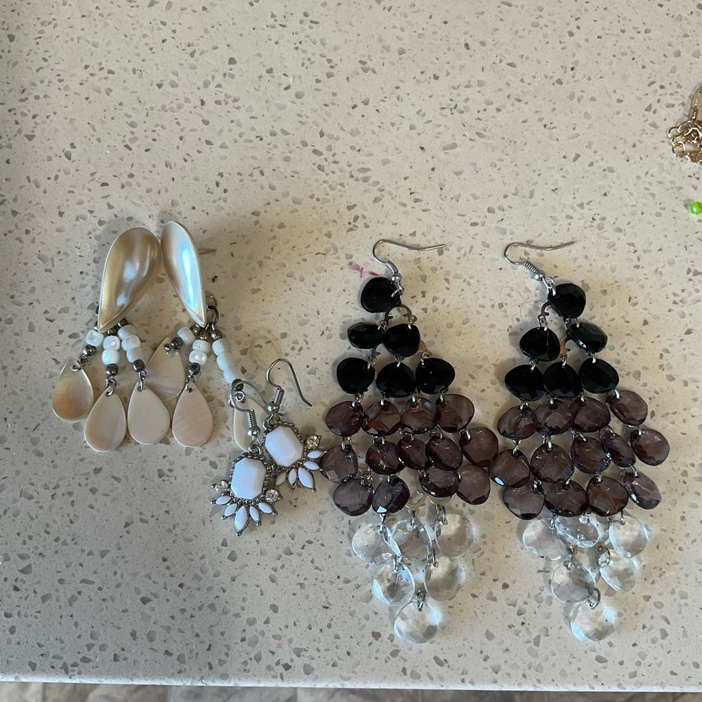 Elegant Black and Cream Chandelier Earrings Set